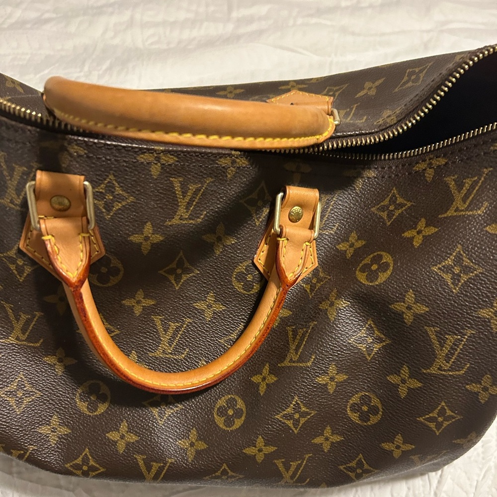 Authentic Louis Vuitton Vintage Speedy 40